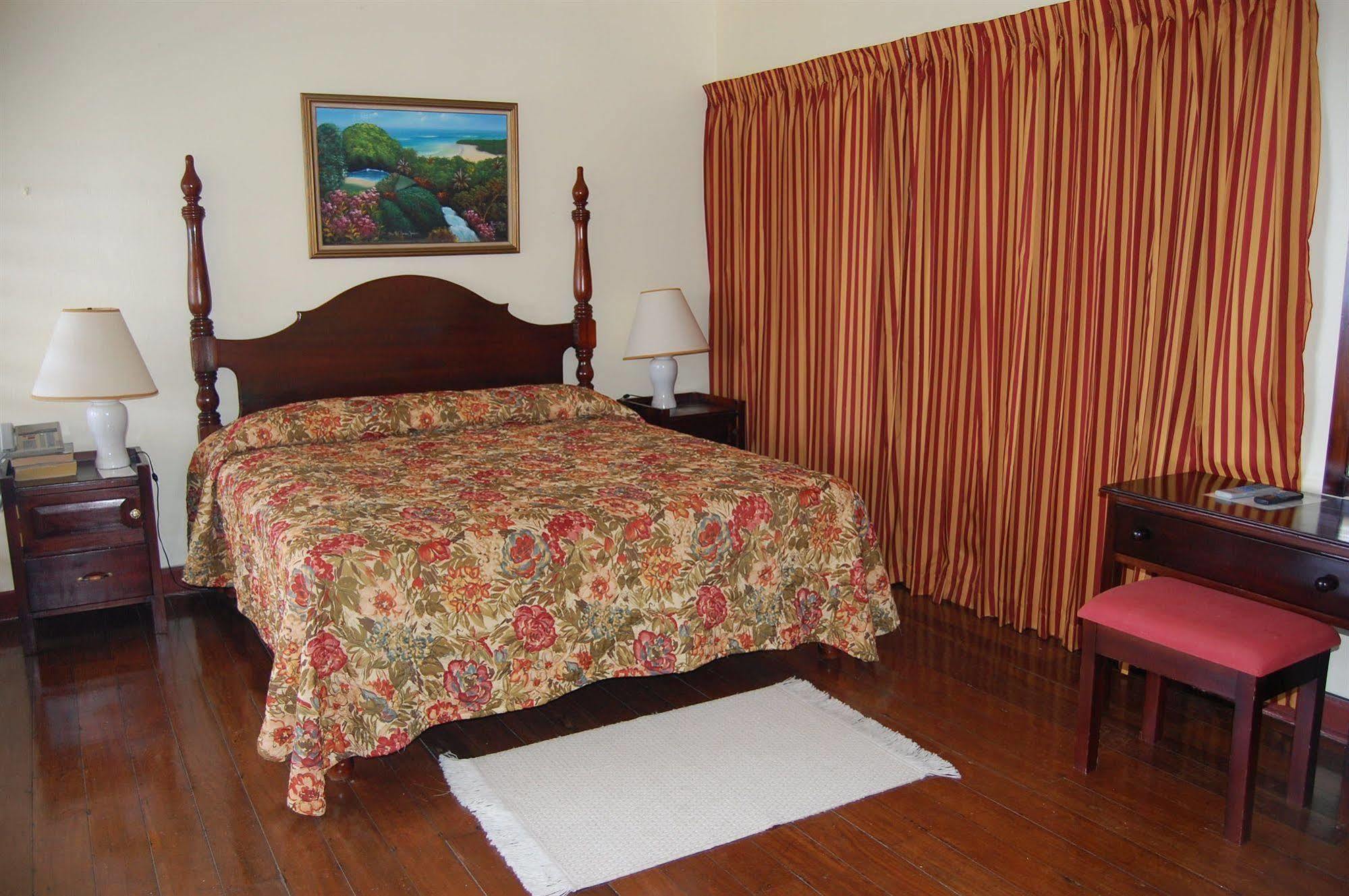 Inn At Shaw Park Gardens & Waterfalls Ocho Rios Buitenkant foto