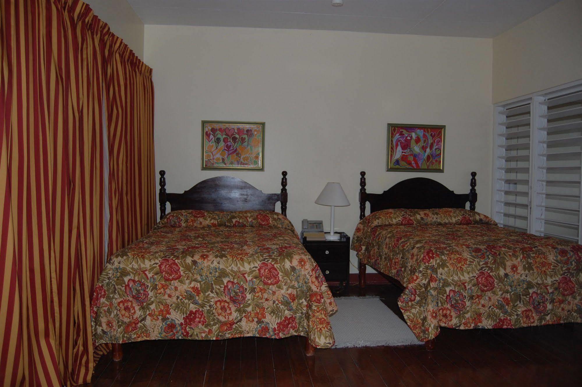 Inn At Shaw Park Gardens & Waterfalls Ocho Rios Buitenkant foto
