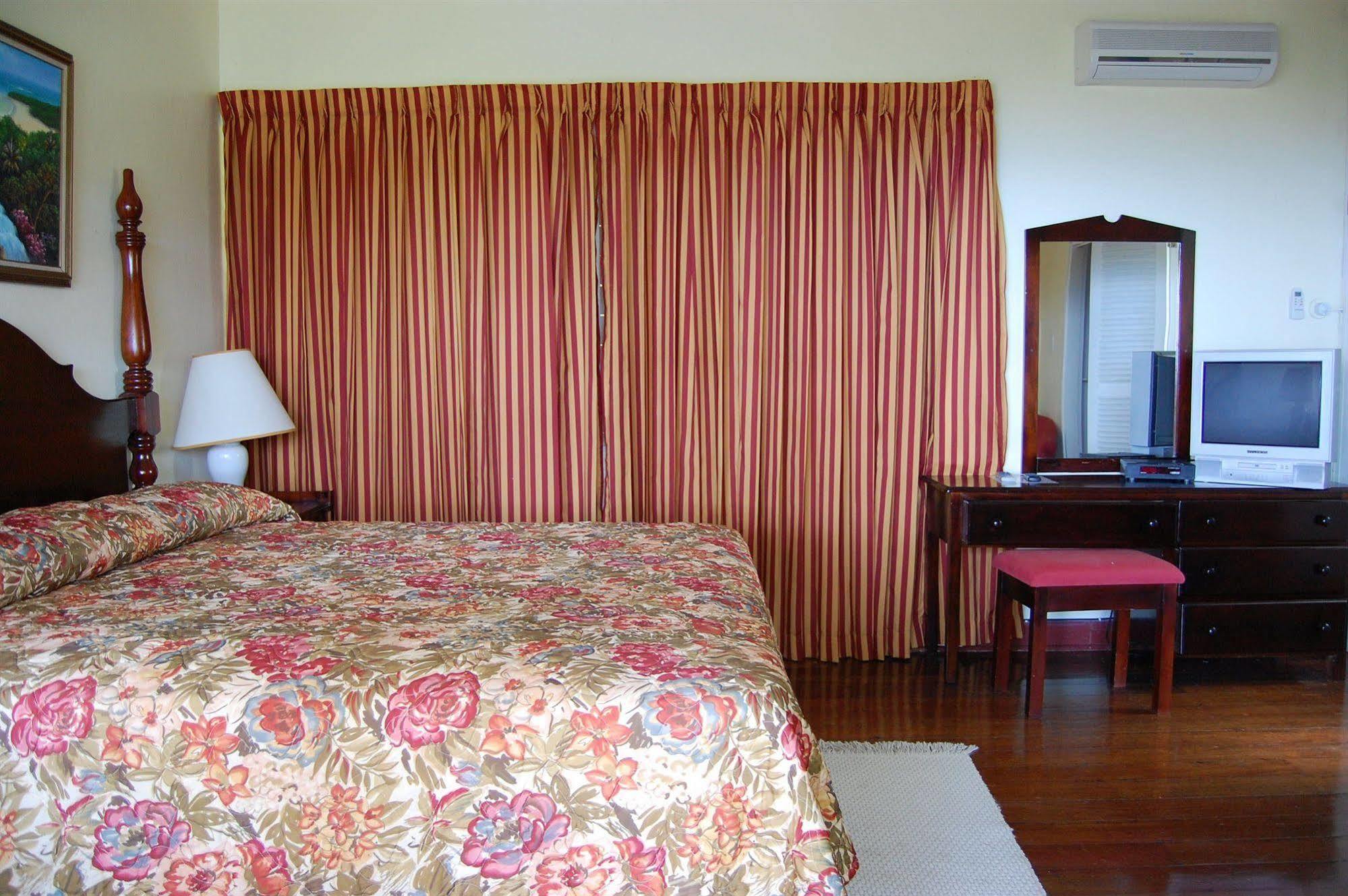 Inn At Shaw Park Gardens & Waterfalls Ocho Rios Buitenkant foto