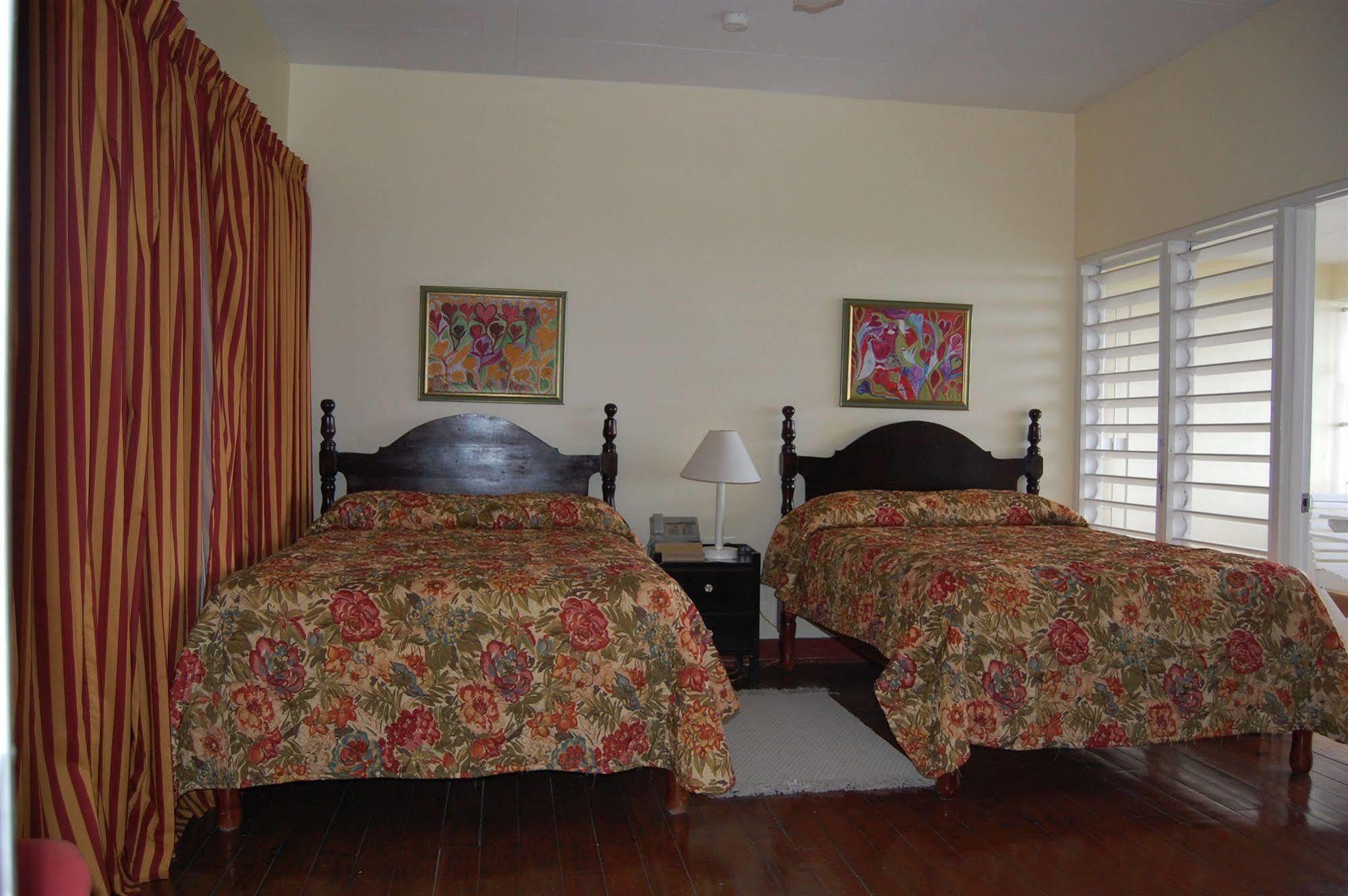 Inn At Shaw Park Gardens & Waterfalls Ocho Rios Buitenkant foto