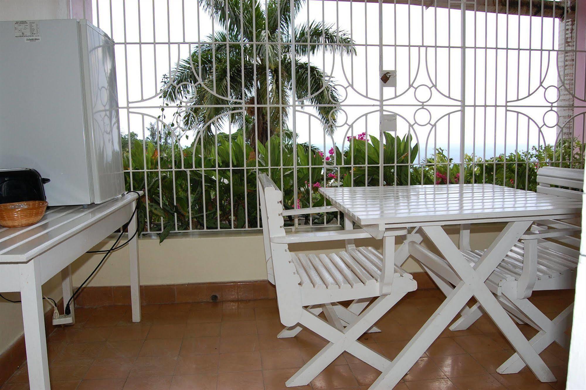 Inn At Shaw Park Gardens & Waterfalls Ocho Rios Buitenkant foto